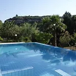 Egesta, With Private Pool וילה